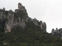 Photo prise depuis la maison des Vautours. Les rapaces survolent en permanence les gorges de la Jonte et ses falaises abruptes
